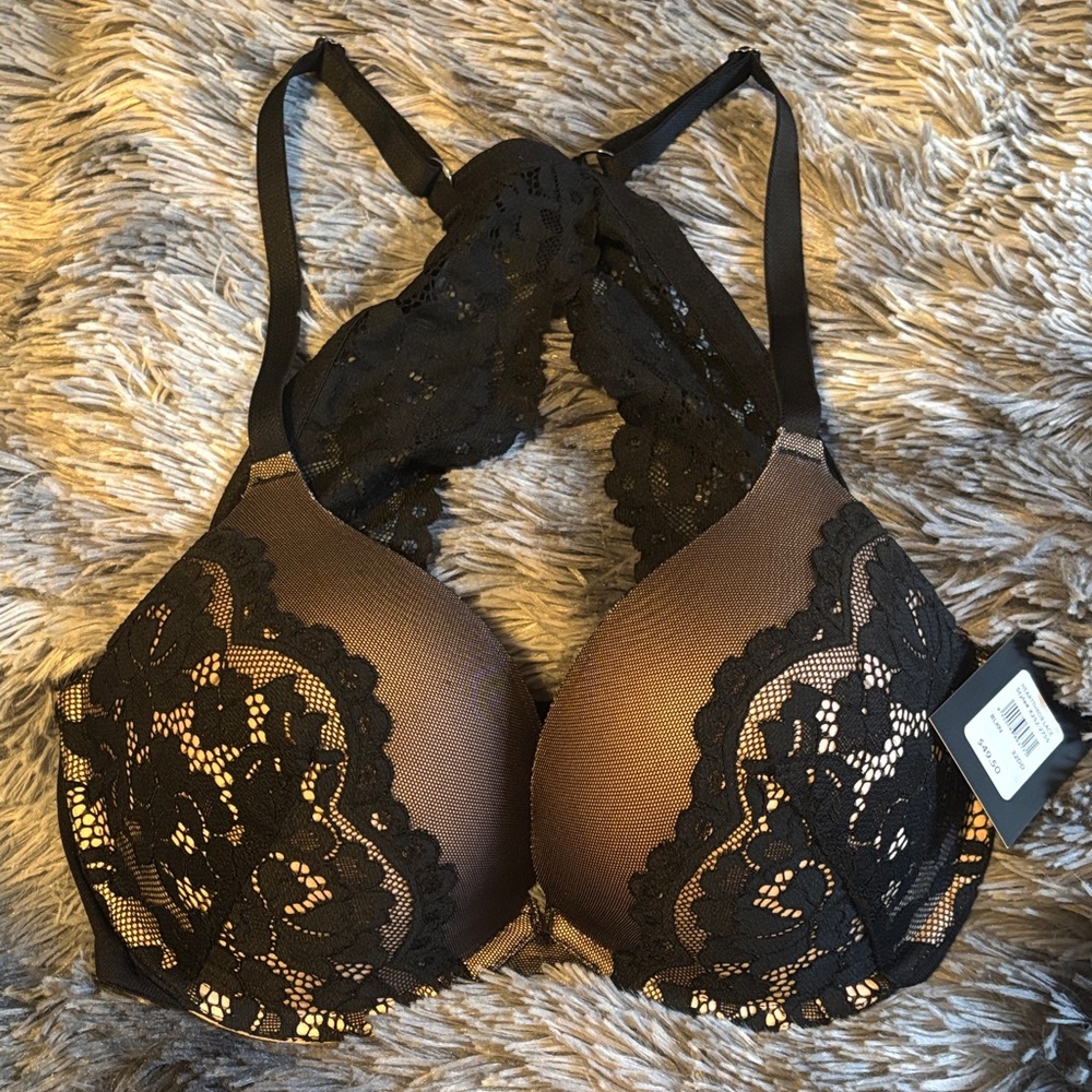 Fredericks of Hollywood heartthrob lace bra size 32DD nwt